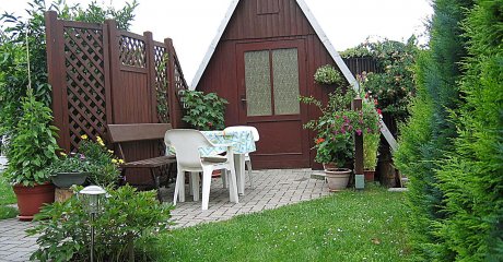 Gästesitzecke mit Fahrradschuppen