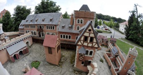 Die Burg Anhalt von oben