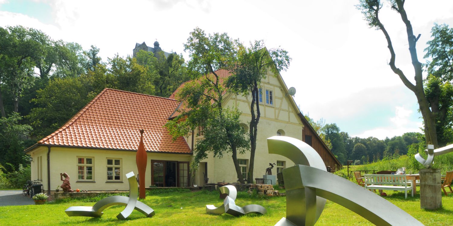 Im Ausstellungsgarten der Schlossmühle Ballenstedt
